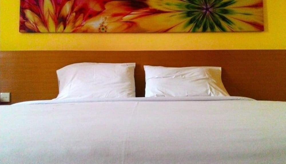 Yello Hotel Самаринда Экстерьер фото