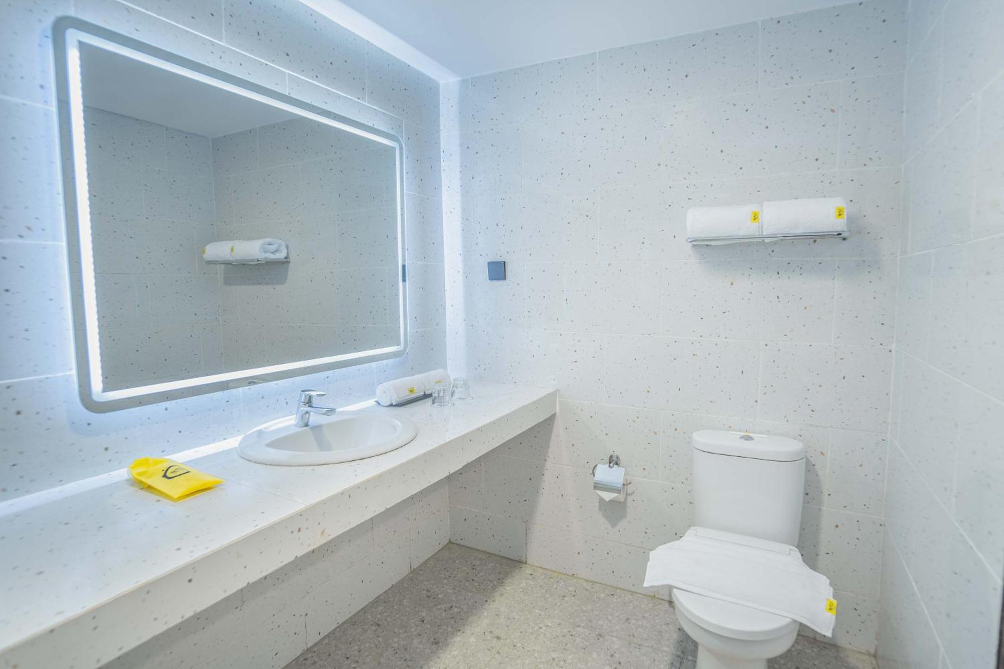 Yello Hotel Самаринда Экстерьер фото